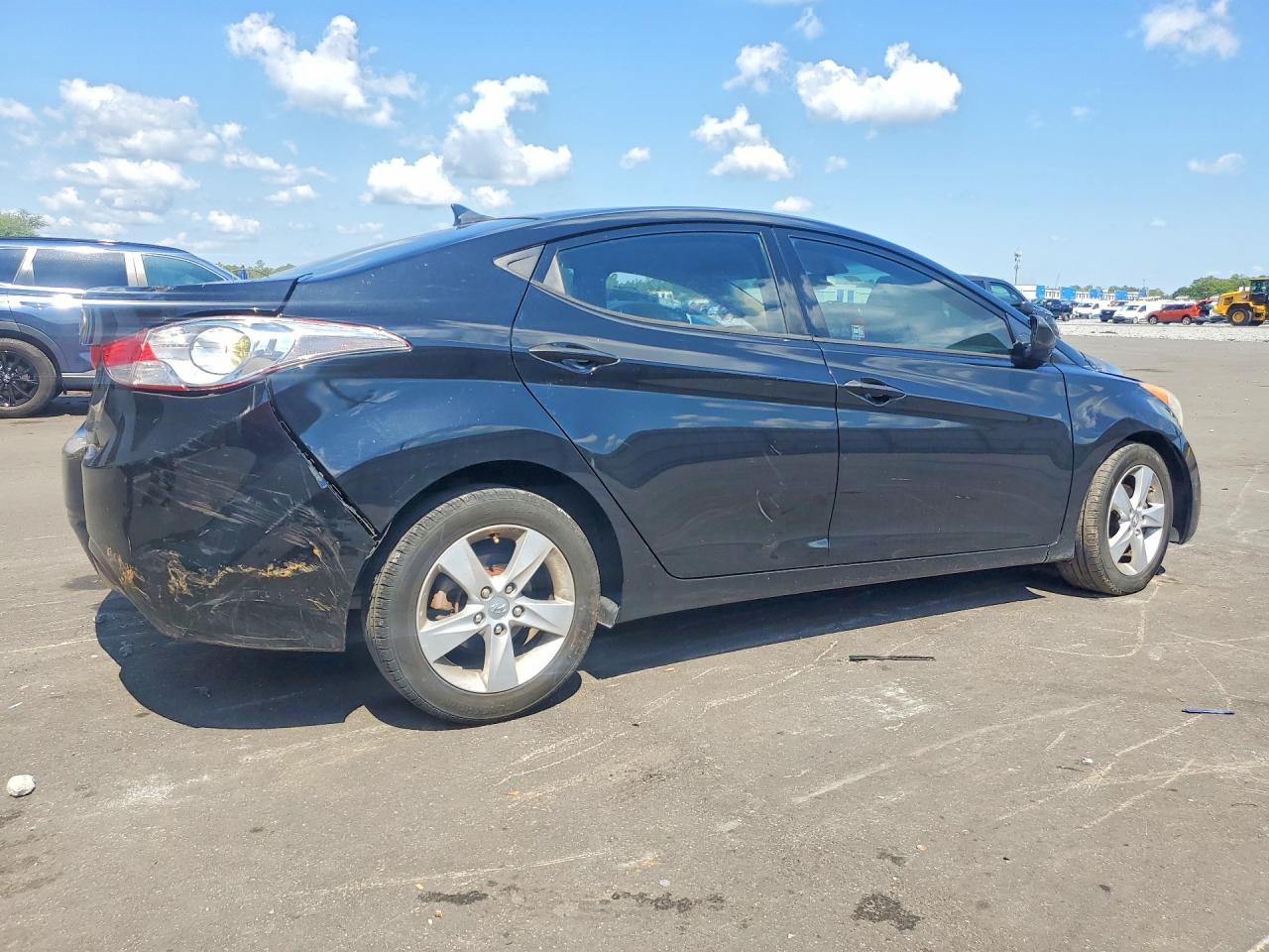 2013 HYUNDAI ELANTRA