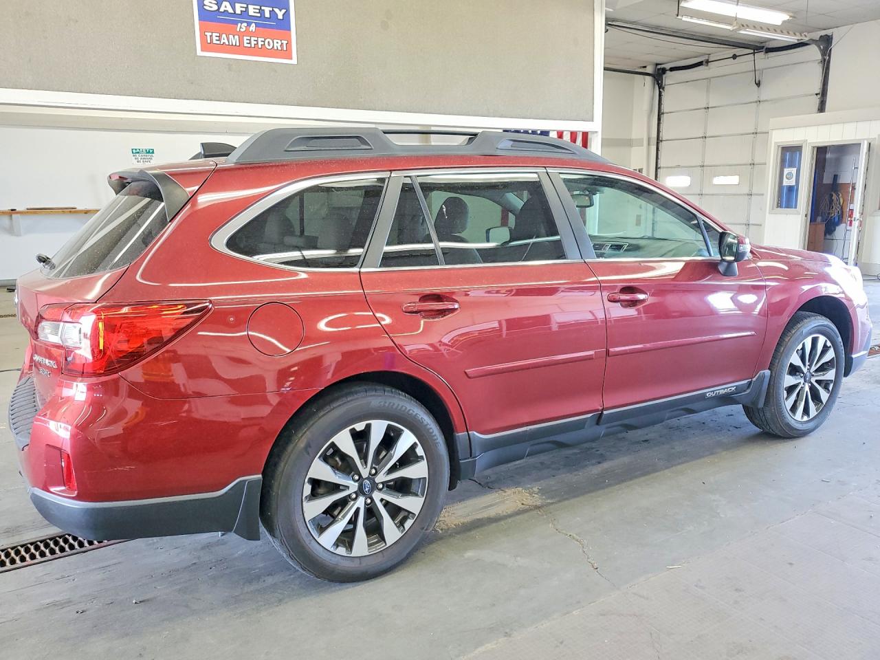 2016 SUBARU OUTBACK