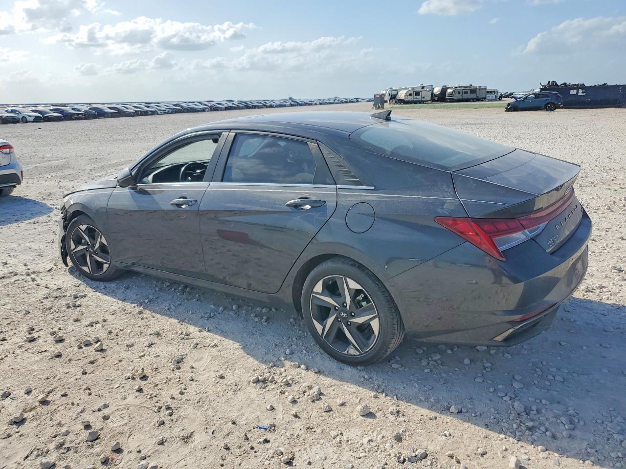 2022 HYUNDAI ELANTRA