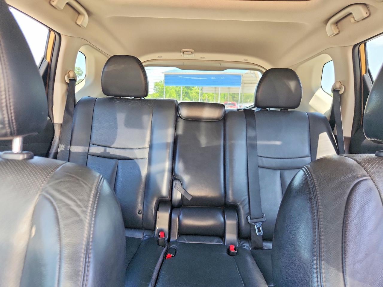 2015 NISSAN ROGUE
