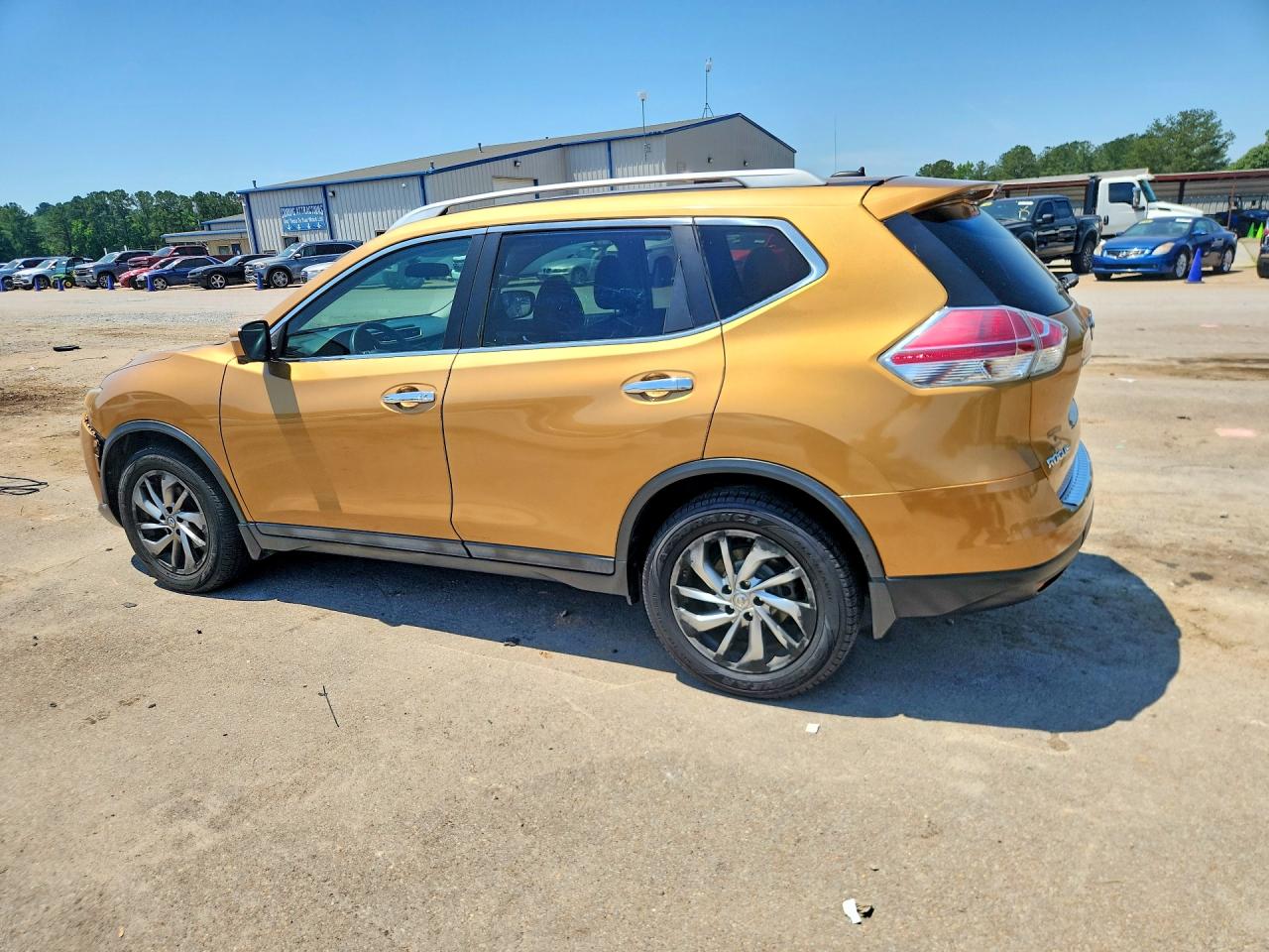 2015 NISSAN ROGUE
