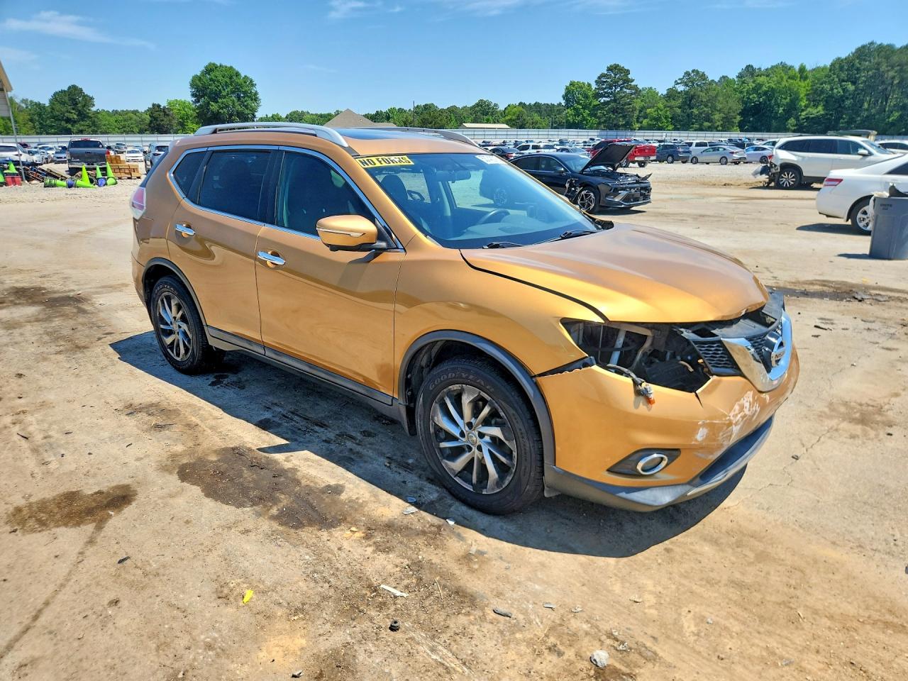 2015 NISSAN ROGUE