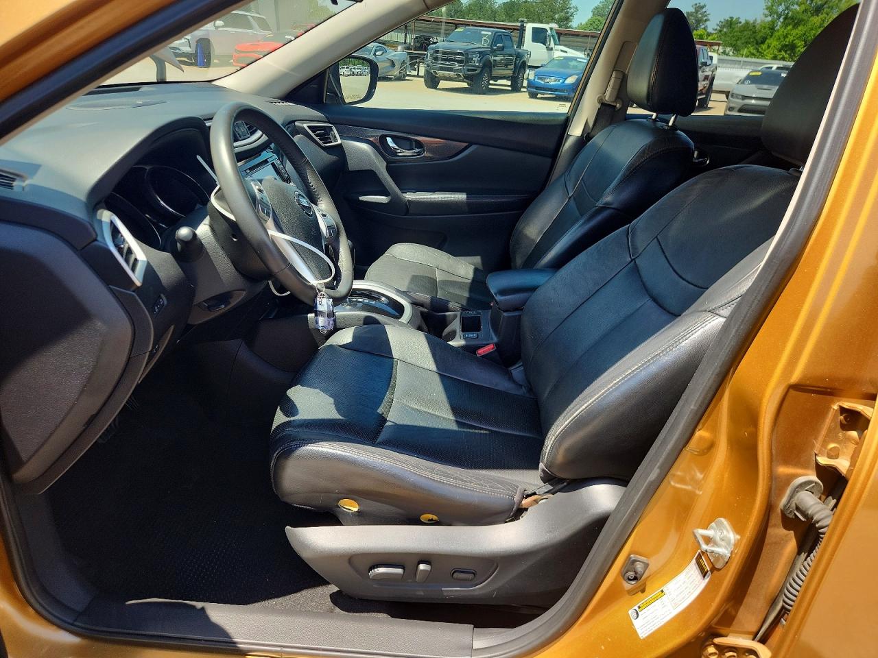 2015 NISSAN ROGUE