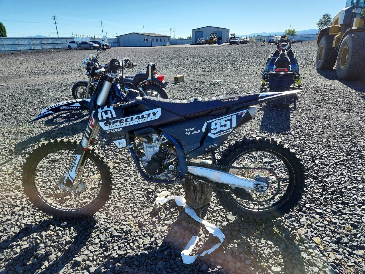 2025 HUSQVARNA MOTORCYCLE