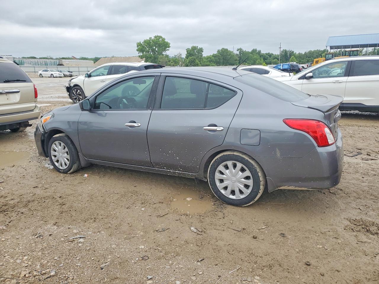 2018 NISSAN VERSA