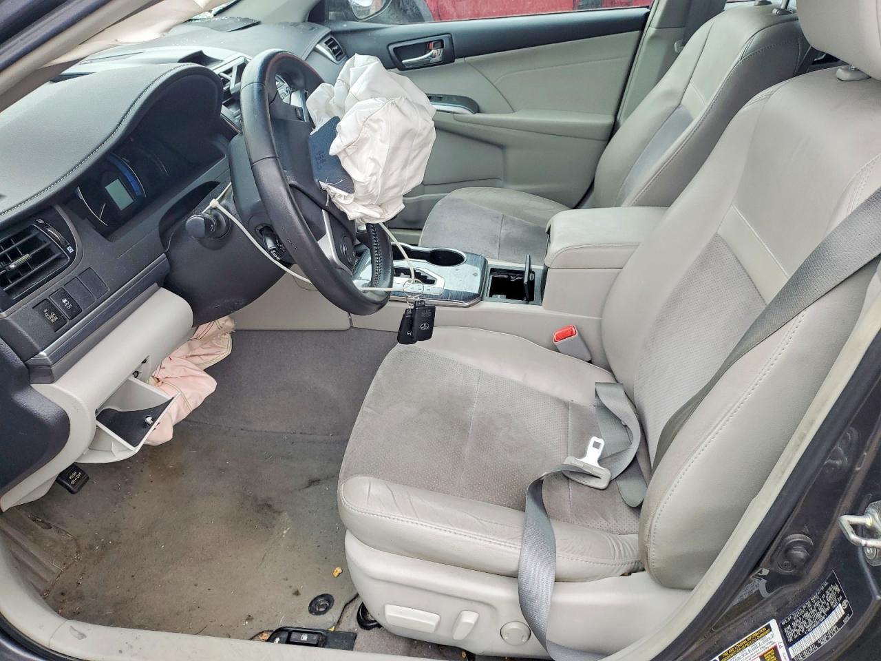2014 TOYOTA CAMRY SOLA