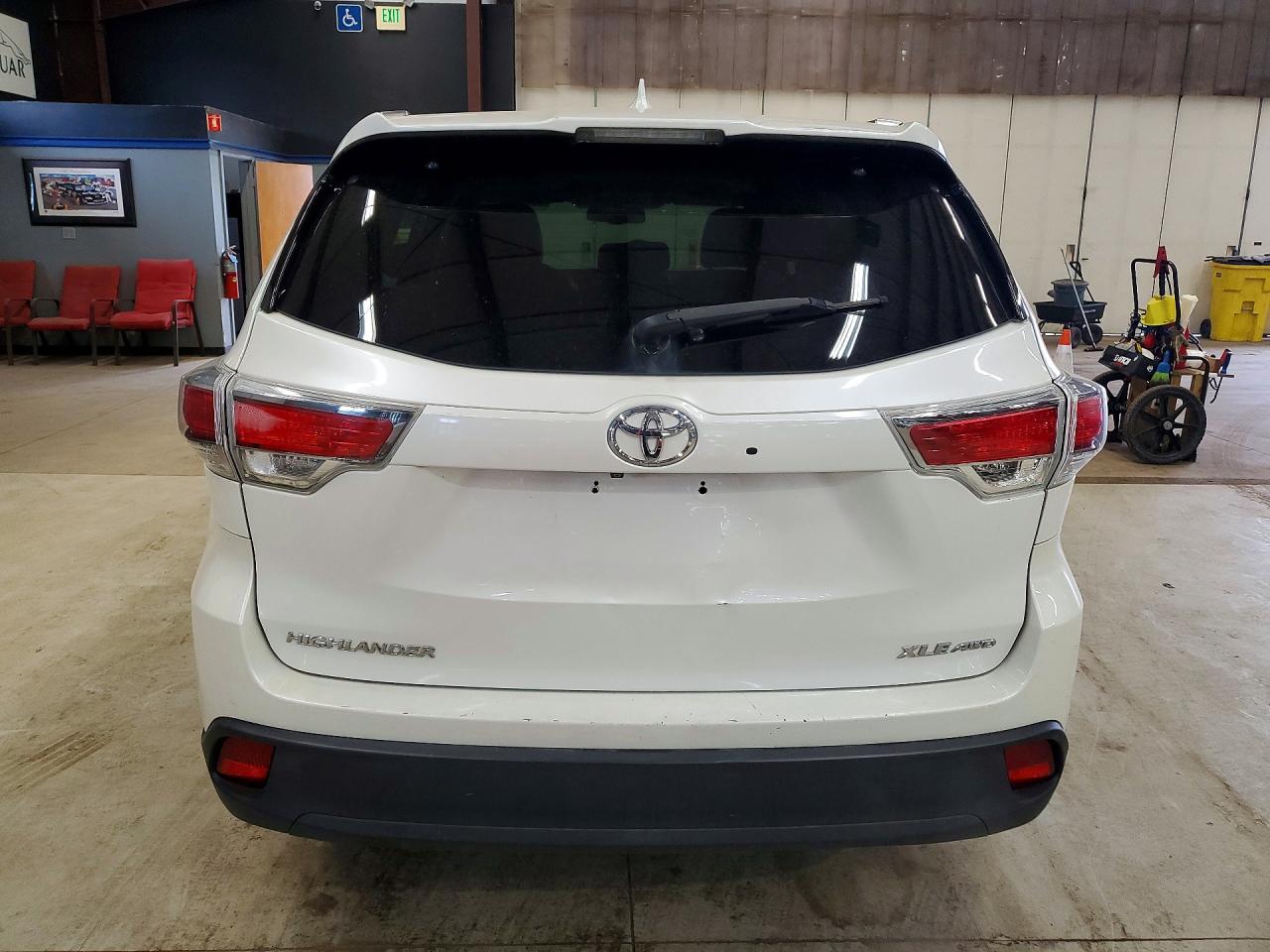 2016 TOYOTA HIGHLANDER