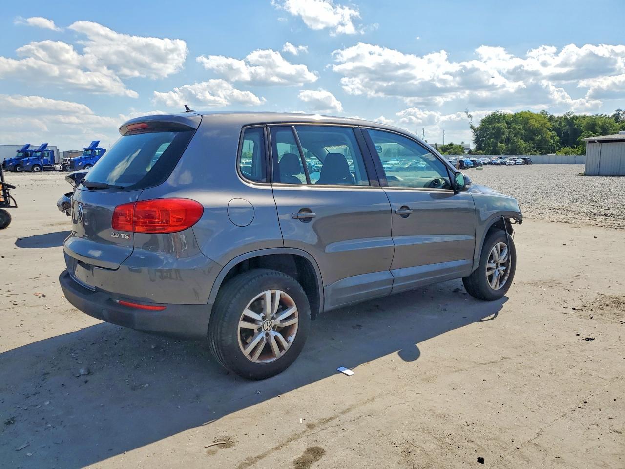 2014 VOLKSWAGEN TIGUAN