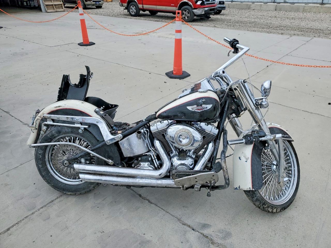 2011 HARLEY DAVIDSON FL