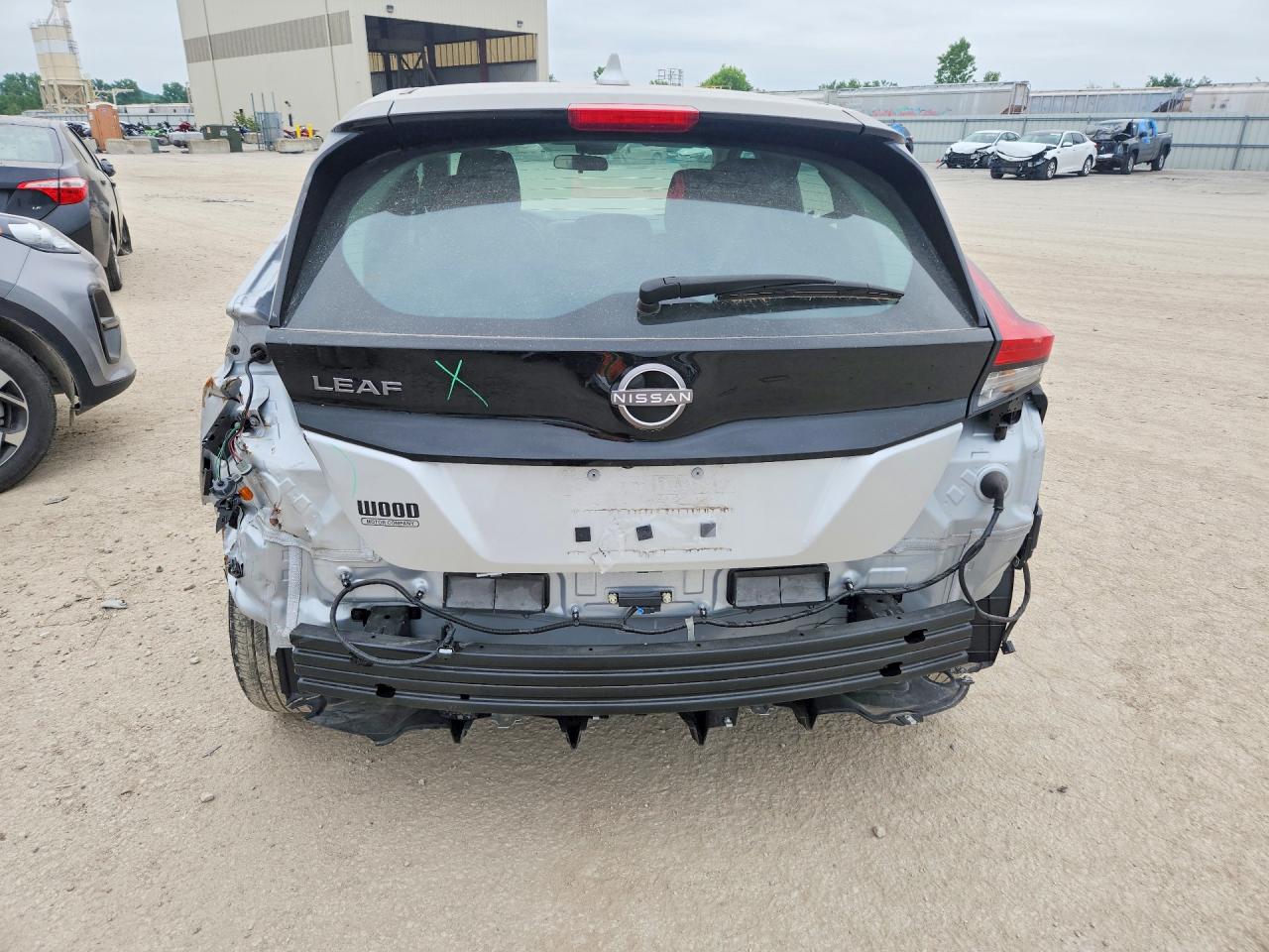 2024 NISSAN LEAF