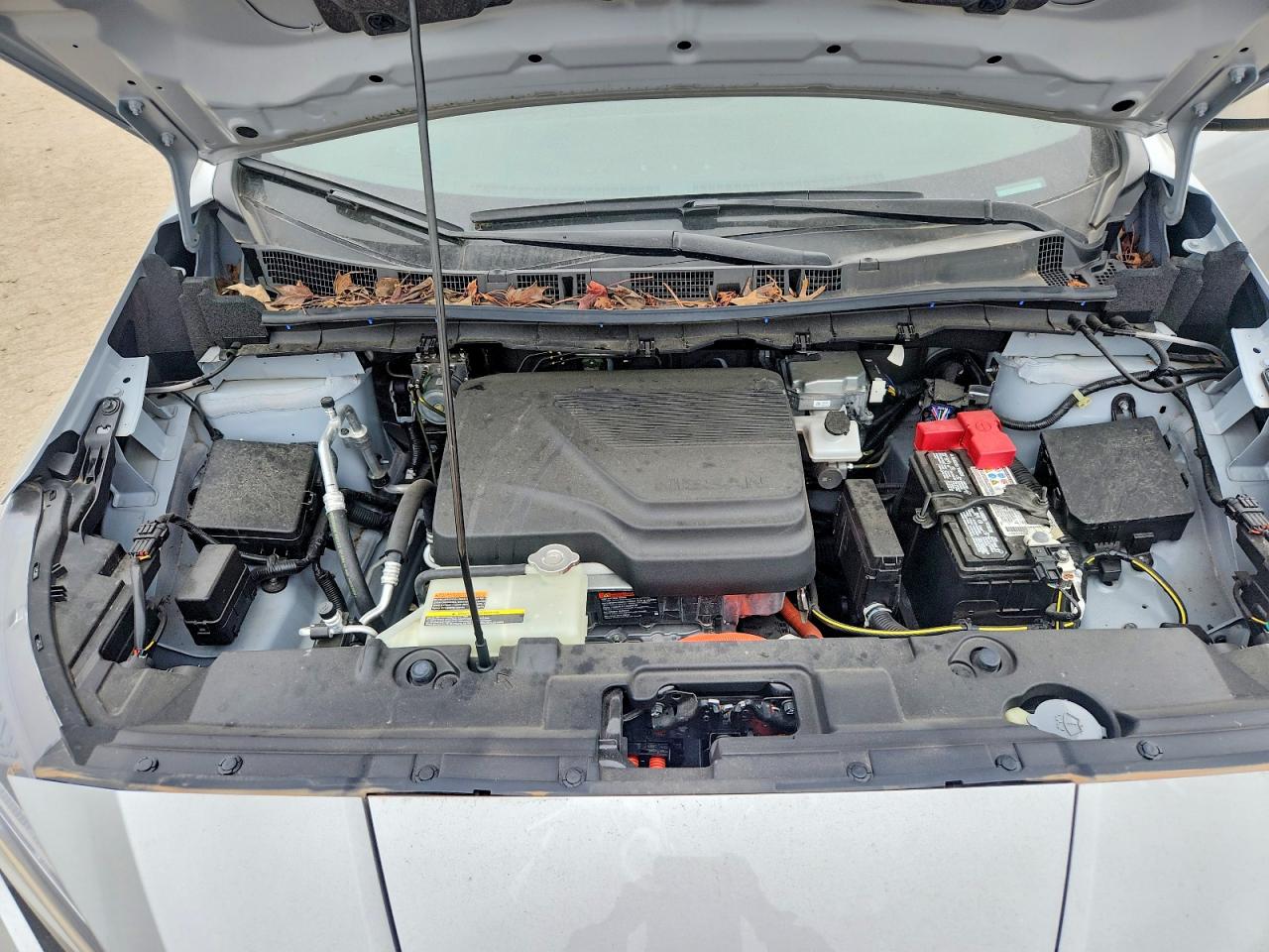 2024 NISSAN LEAF