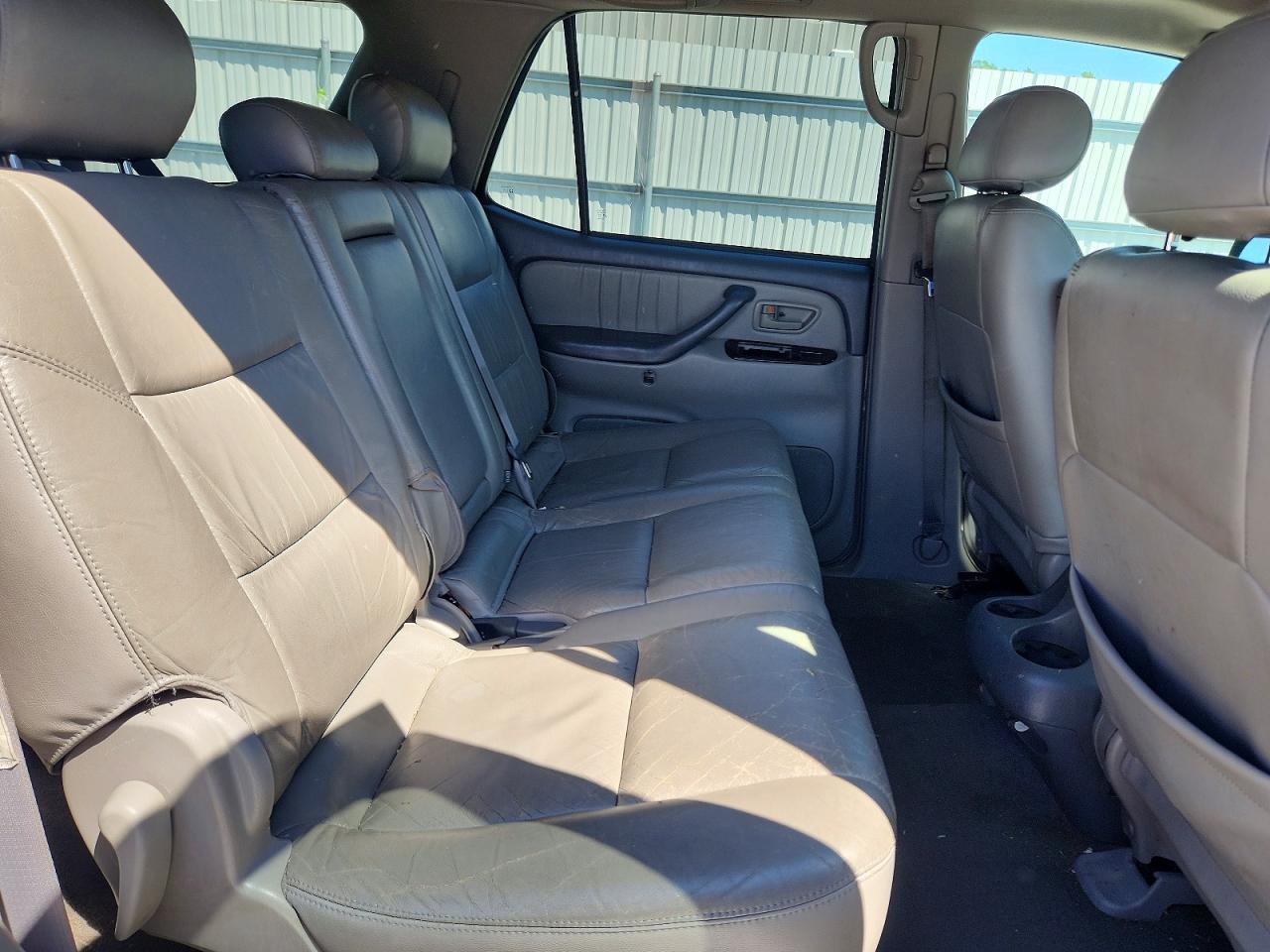 2002 TOYOTA SEQUOIA