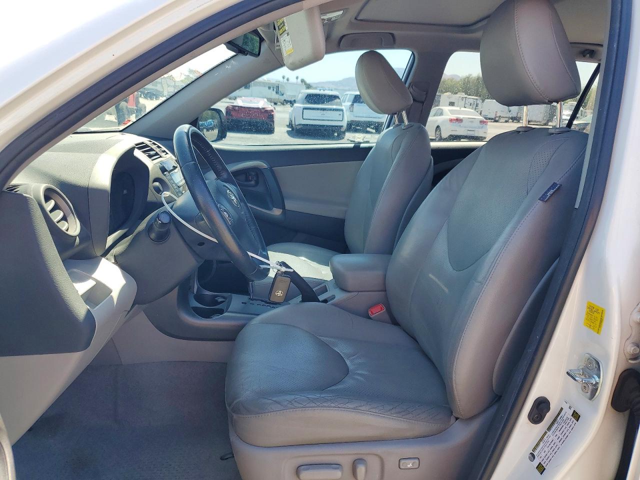 2011 TOYOTA RAV4