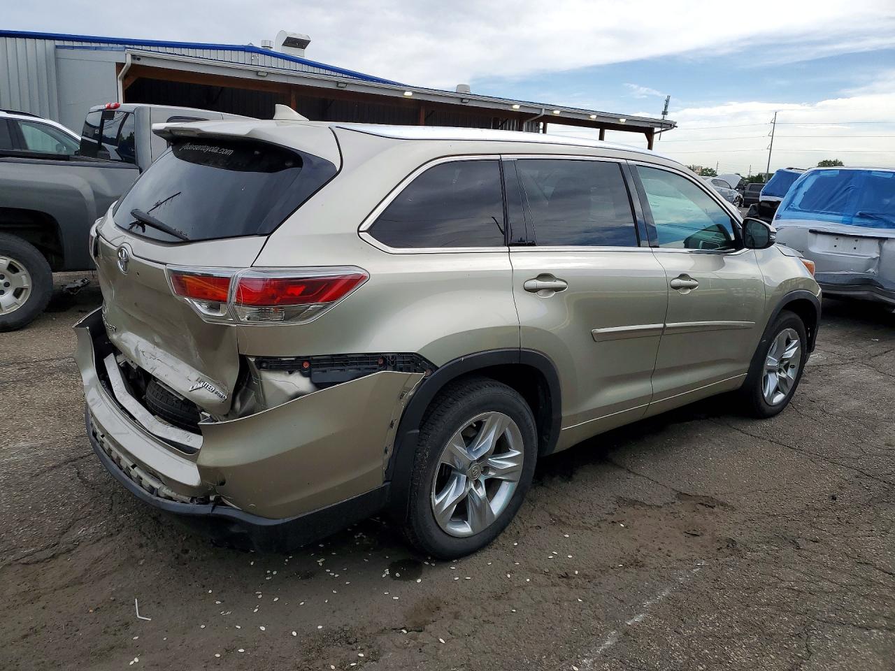 2015 TOYOTA HIGHLANDER