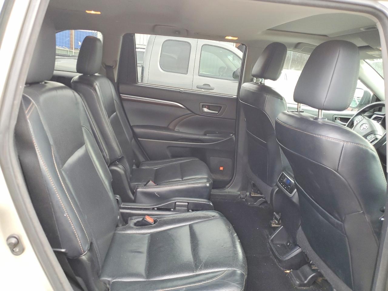 2015 TOYOTA HIGHLANDER
