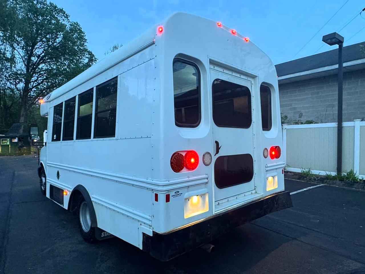 2017 CHEV EXPRESS