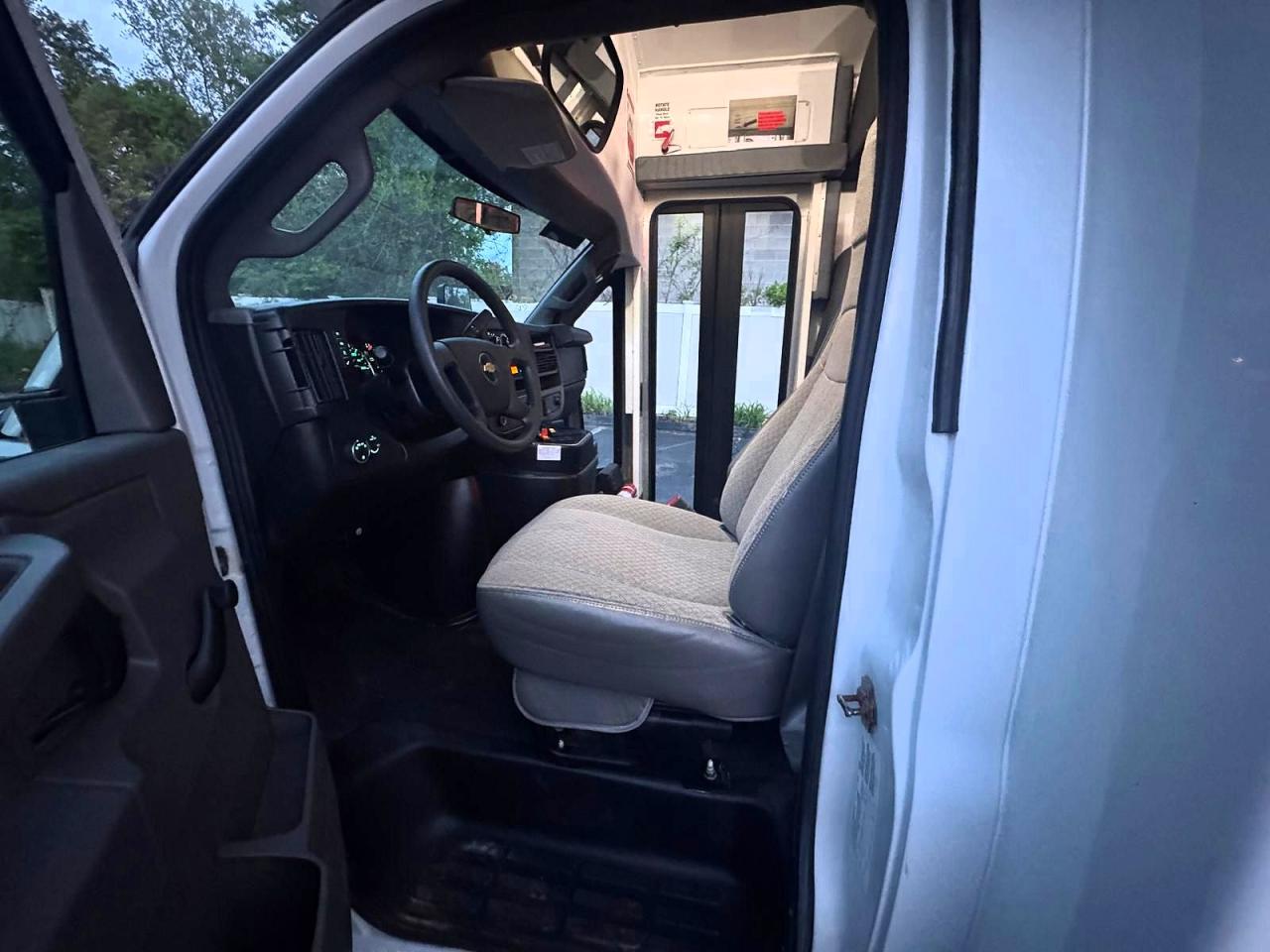 2017 CHEV EXPRESS