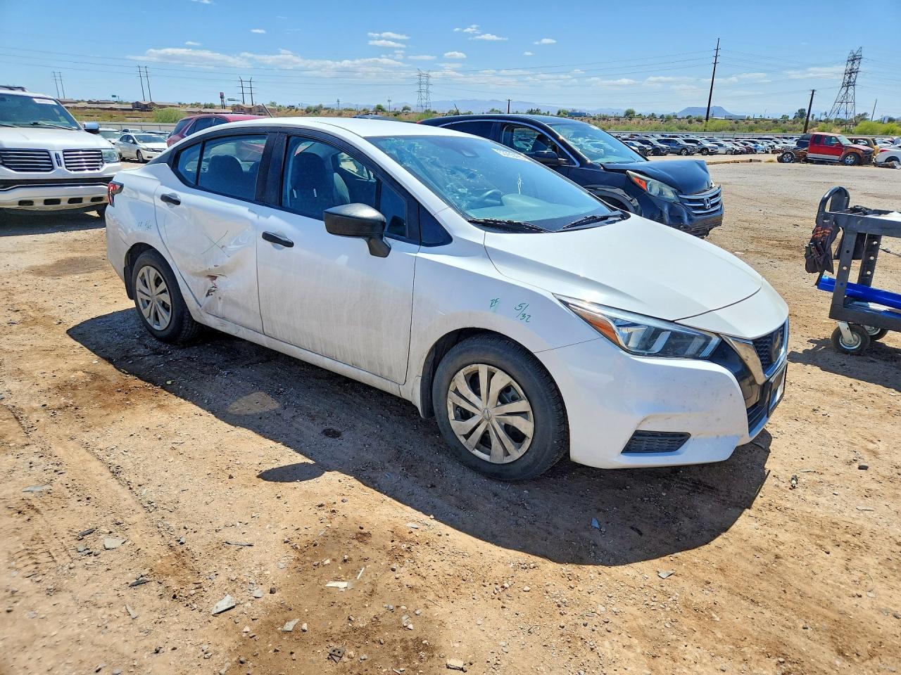 2020 NISSAN VERSA