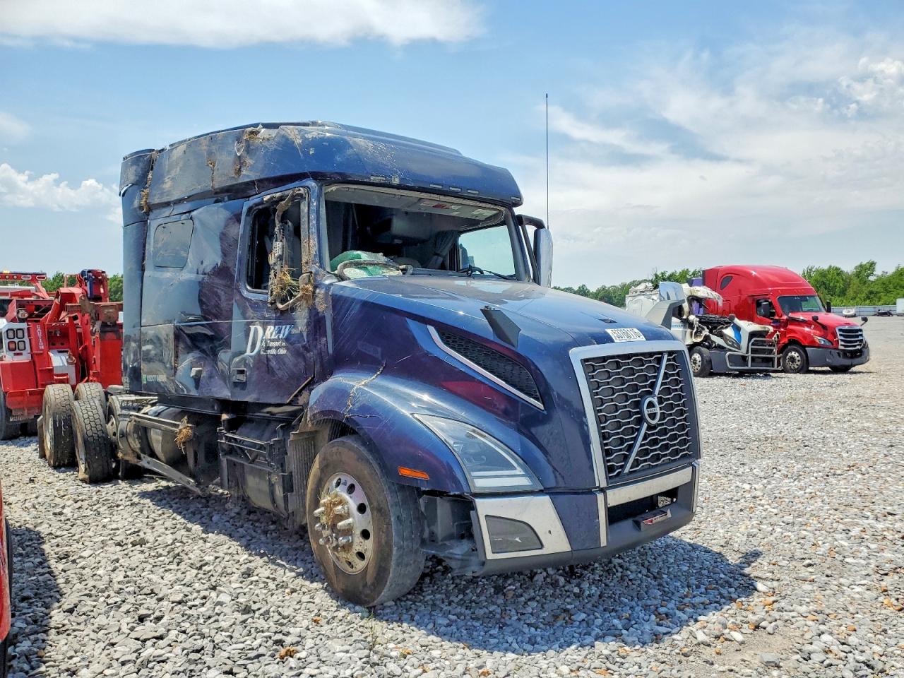 2023 VOLVO VN