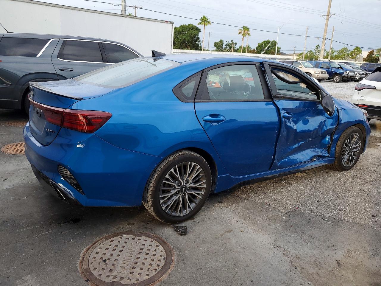 2023 KIA FORTE
