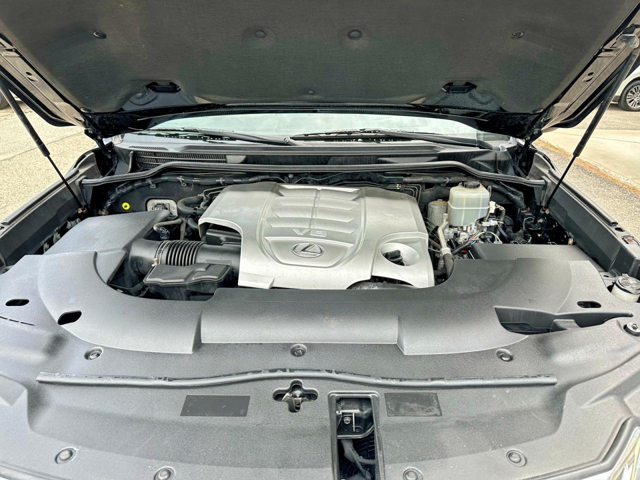 2017 LEXUS LX570