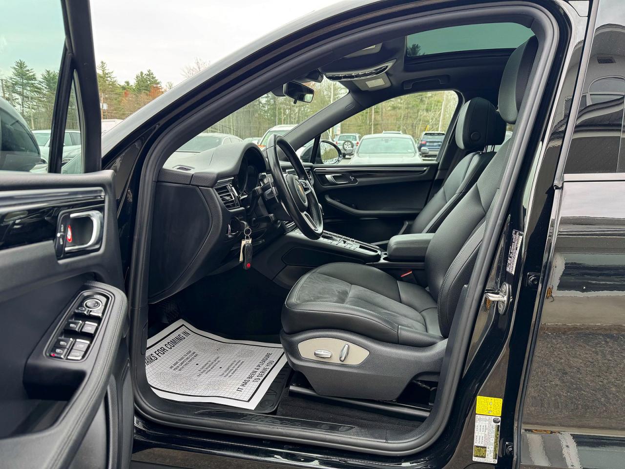 2021 PORSCHE MACAN