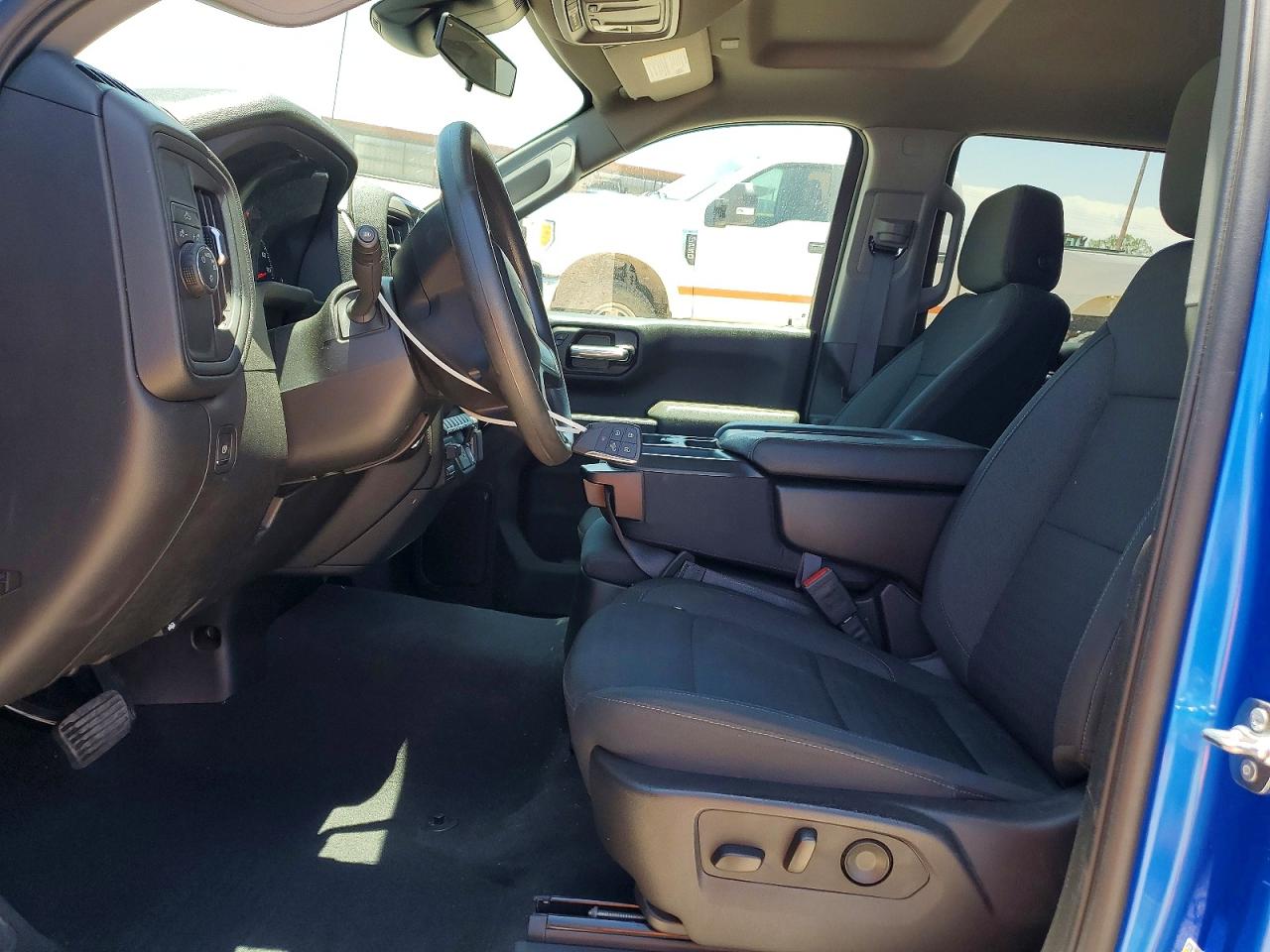 2025 CHEVROLET SILVERADO