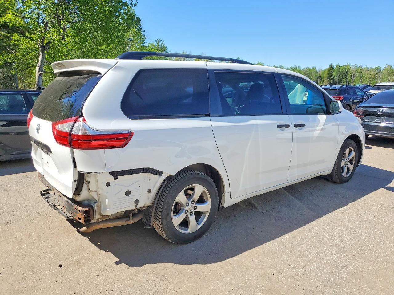 2017 TOYOTA SIENNA