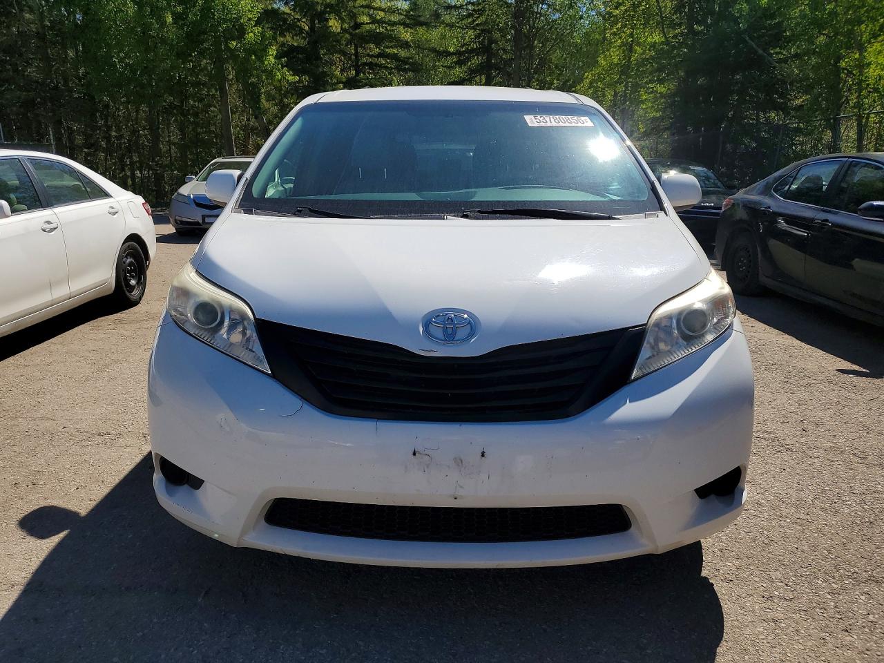 2017 TOYOTA SIENNA