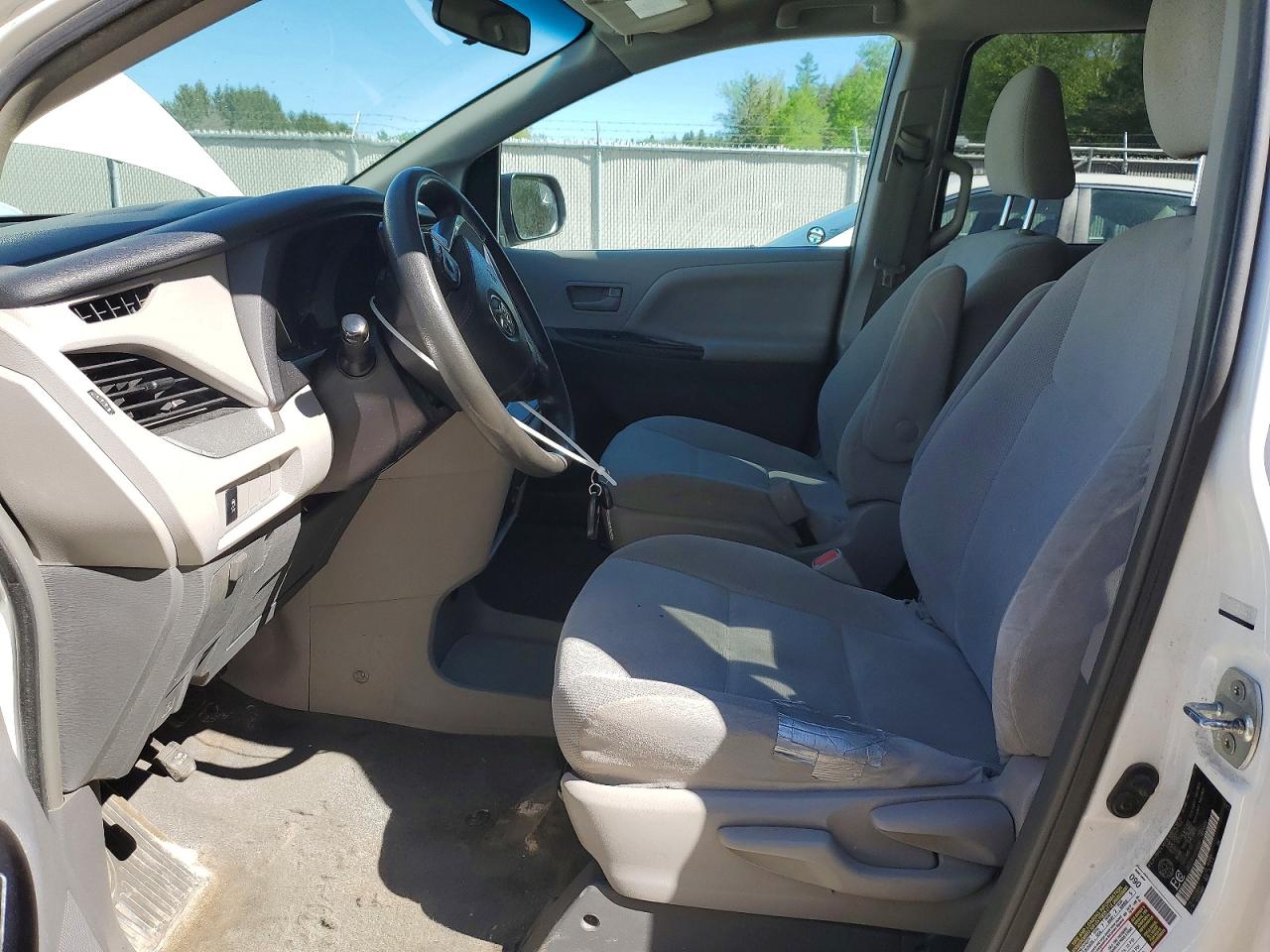 2017 TOYOTA SIENNA