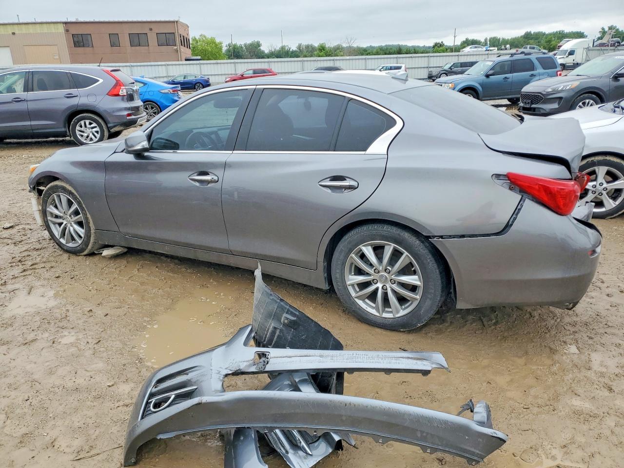 2015 INFINITI Q50