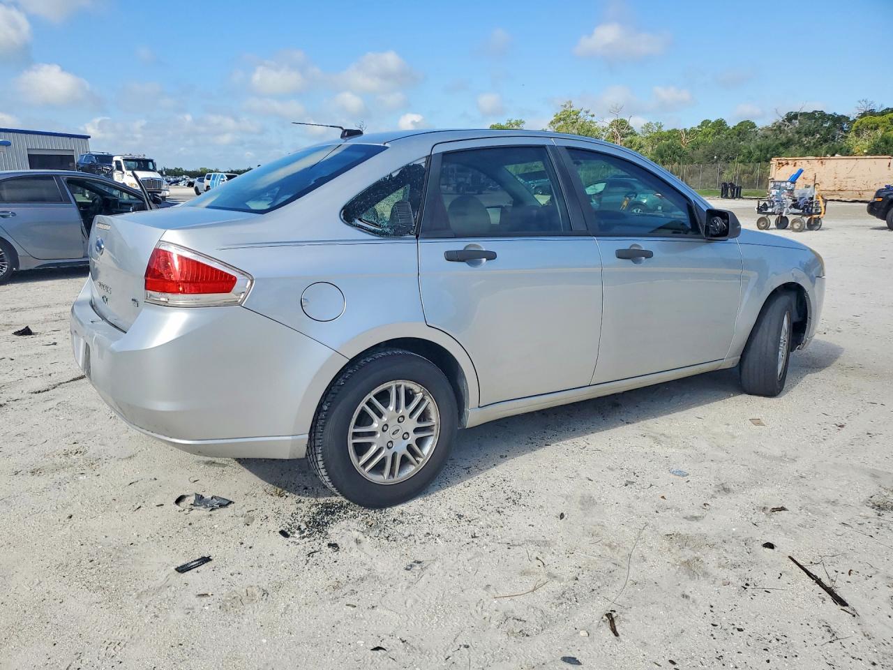 2011 FORD FOCUS