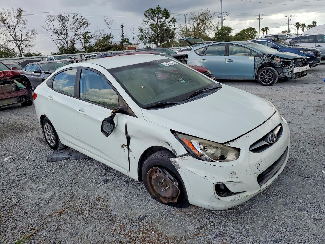 2013 HYUNDAI ACCENT