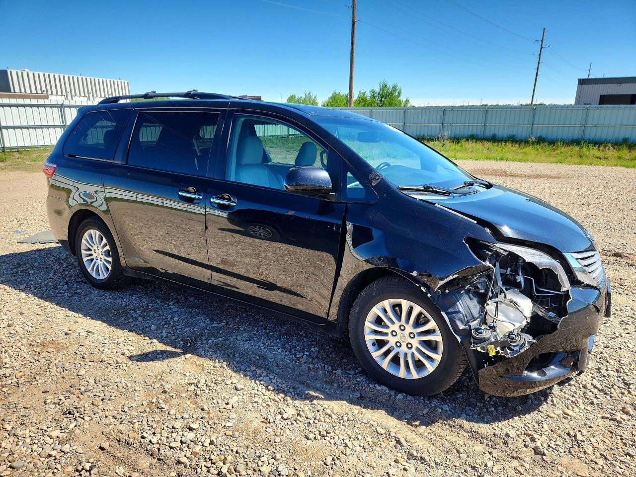 2015 TOYOTA SIENNA