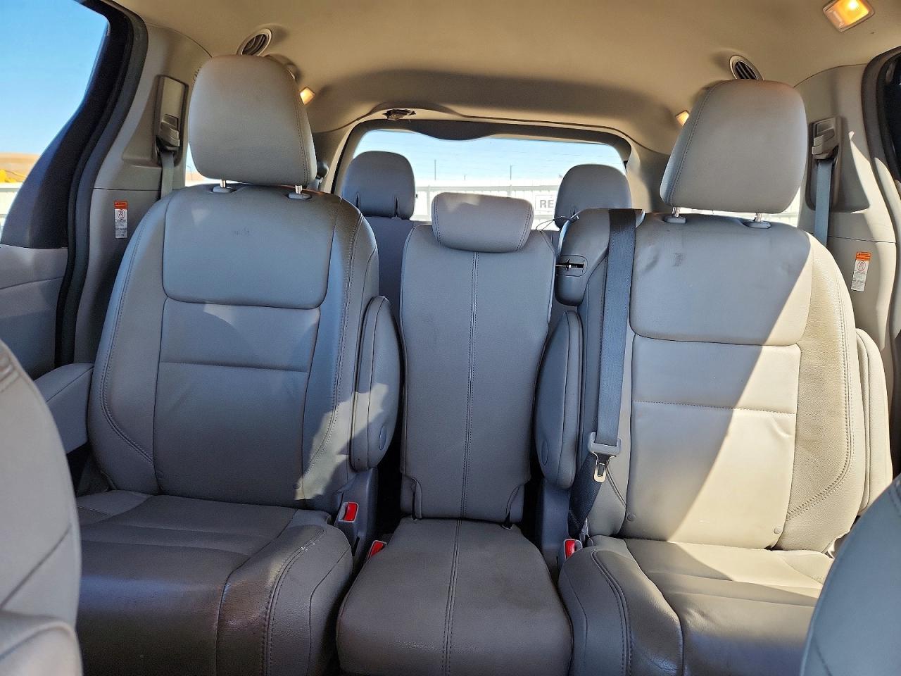 2015 TOYOTA SIENNA