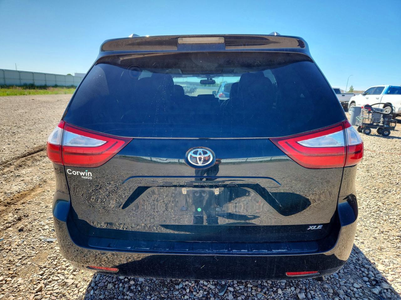 2015 TOYOTA SIENNA