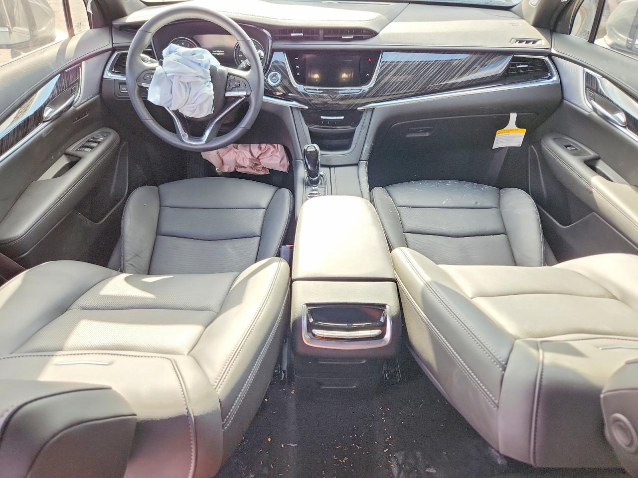 2025 CADILLAC XT6