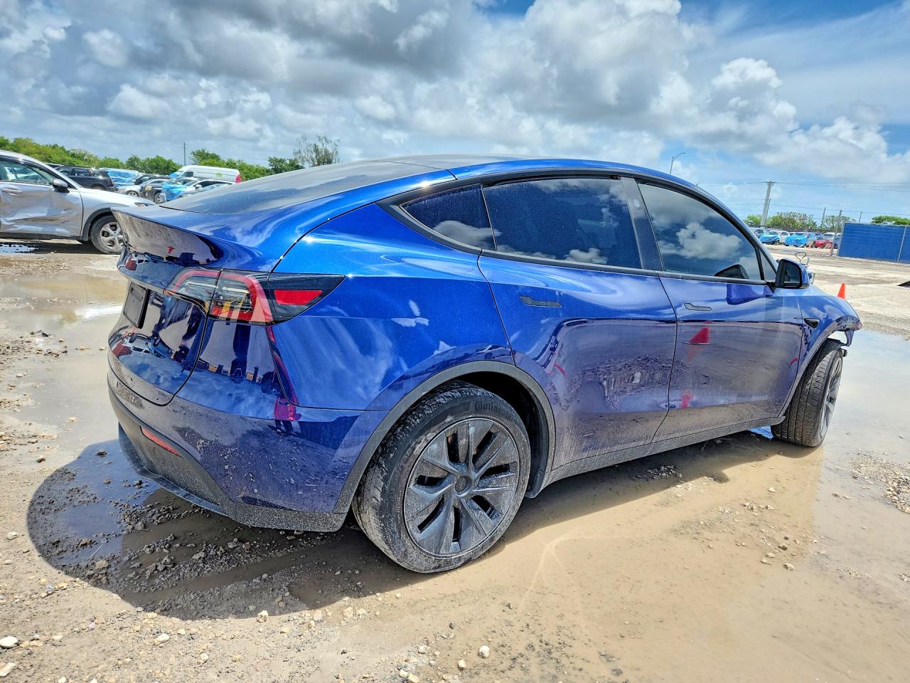 2024 TESLA MODEL Y