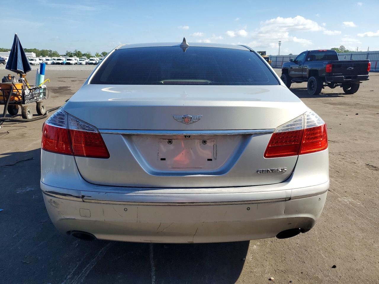 2011 HYUNDAI GENESIS