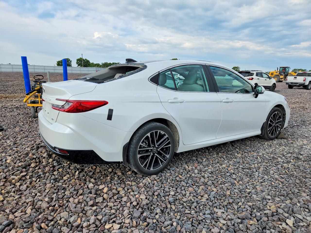 2025 TOYOTA CAMRY