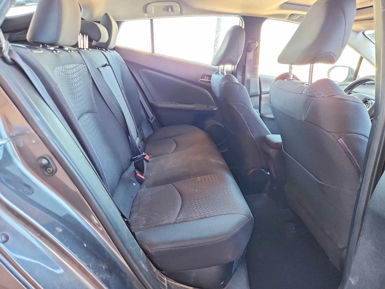 2016 TOYOTA PRIUS