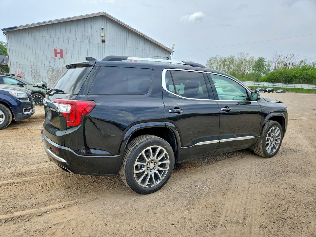 2023 GMC ACADIA DEN