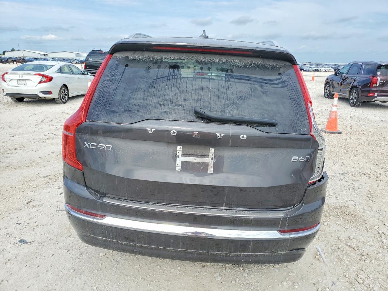 2024 VOLVO XC90
