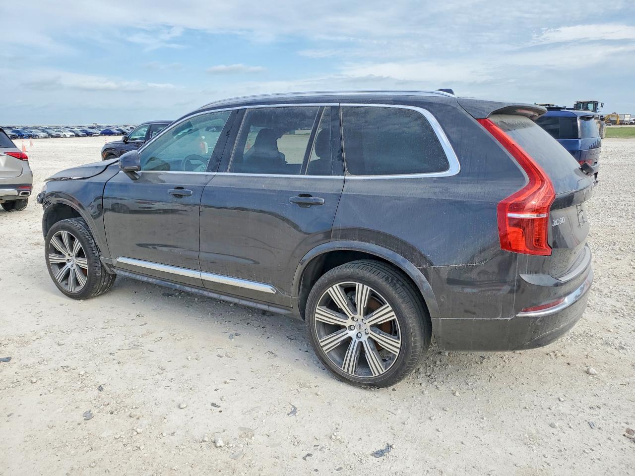 2024 VOLVO XC90