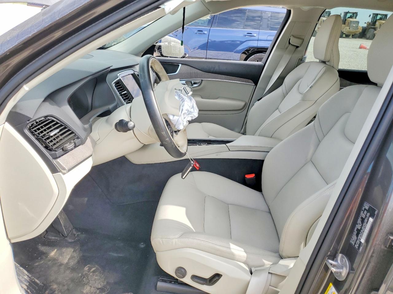 2024 VOLVO XC90