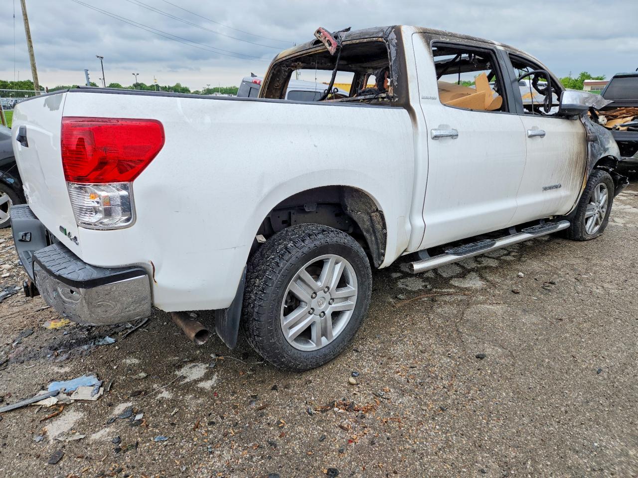 2012 TOYOTA TUNDRA