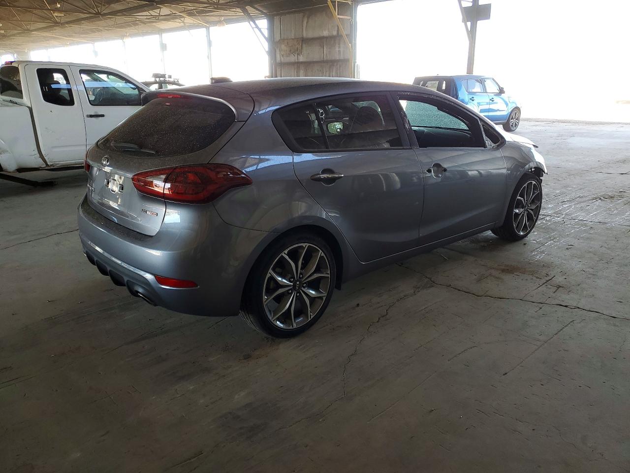 2017 KIA FORTE5 SX
