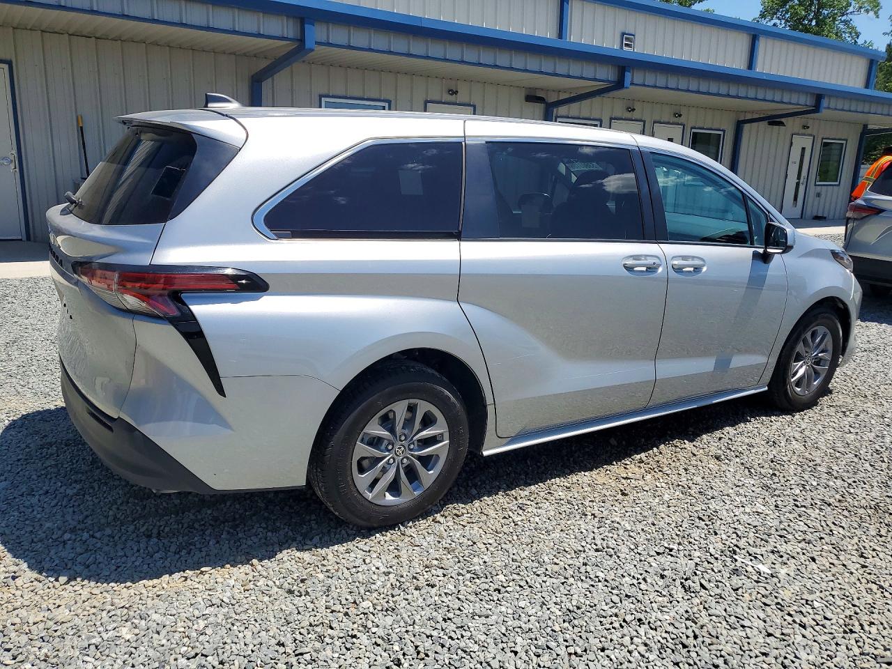 2022 TOYOTA SIENNA
