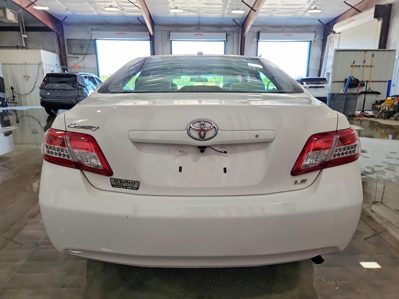 2011 TOYOTA CAMRY