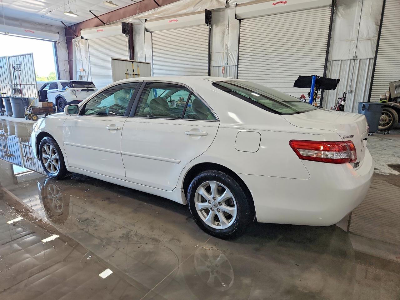 2011 TOYOTA CAMRY